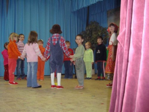 Hraje celá dědina aneb S veselou myslí na nesmysly. - 18.3.2006